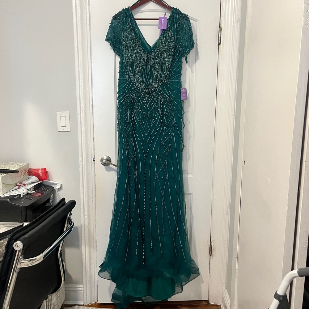 Elegant Green Maxi Dress